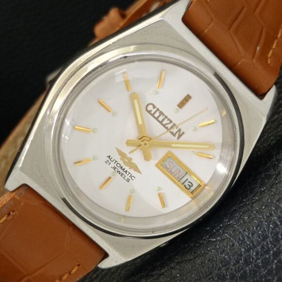 Vintage 1993 Citizen Automatic Mens Silver Watch W/daydate & Gold accents